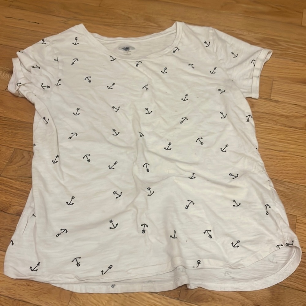 White tee-shirt with anchors